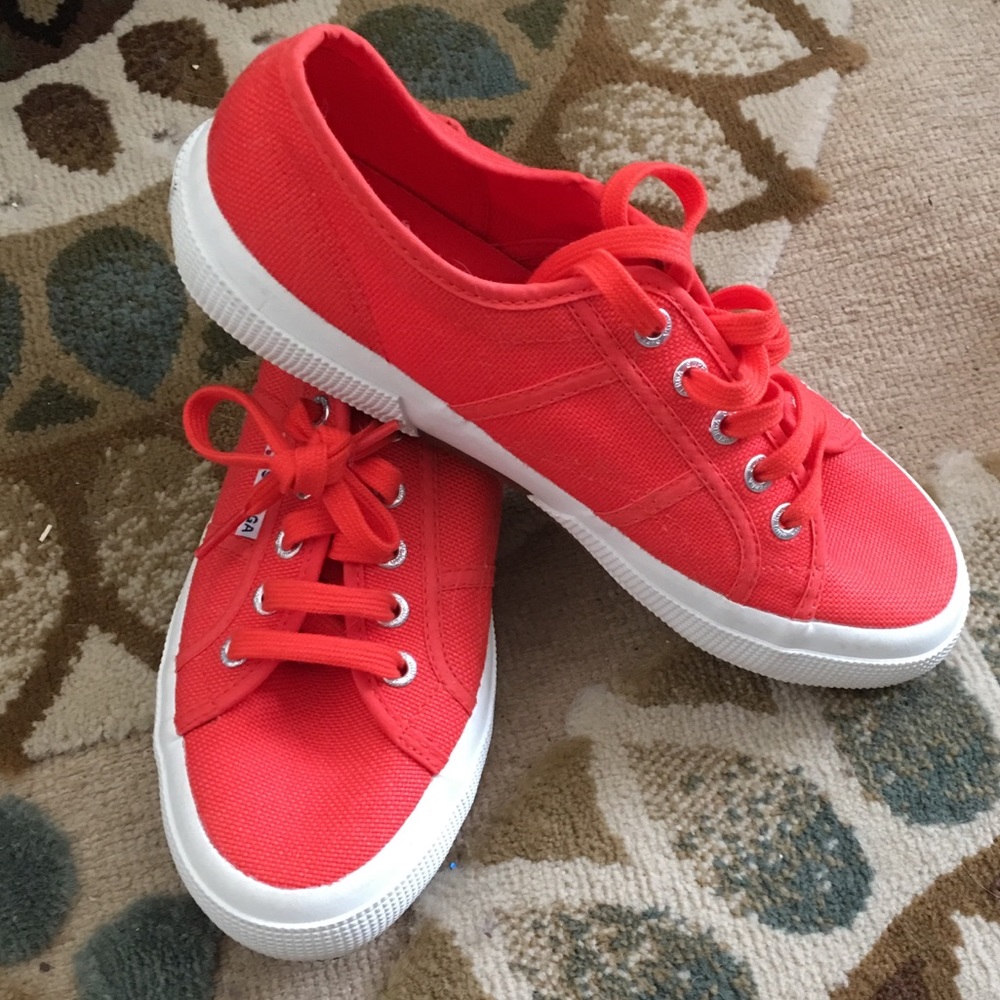 Women’s 6.5 Superga loafers/boat shoes or men’s 5